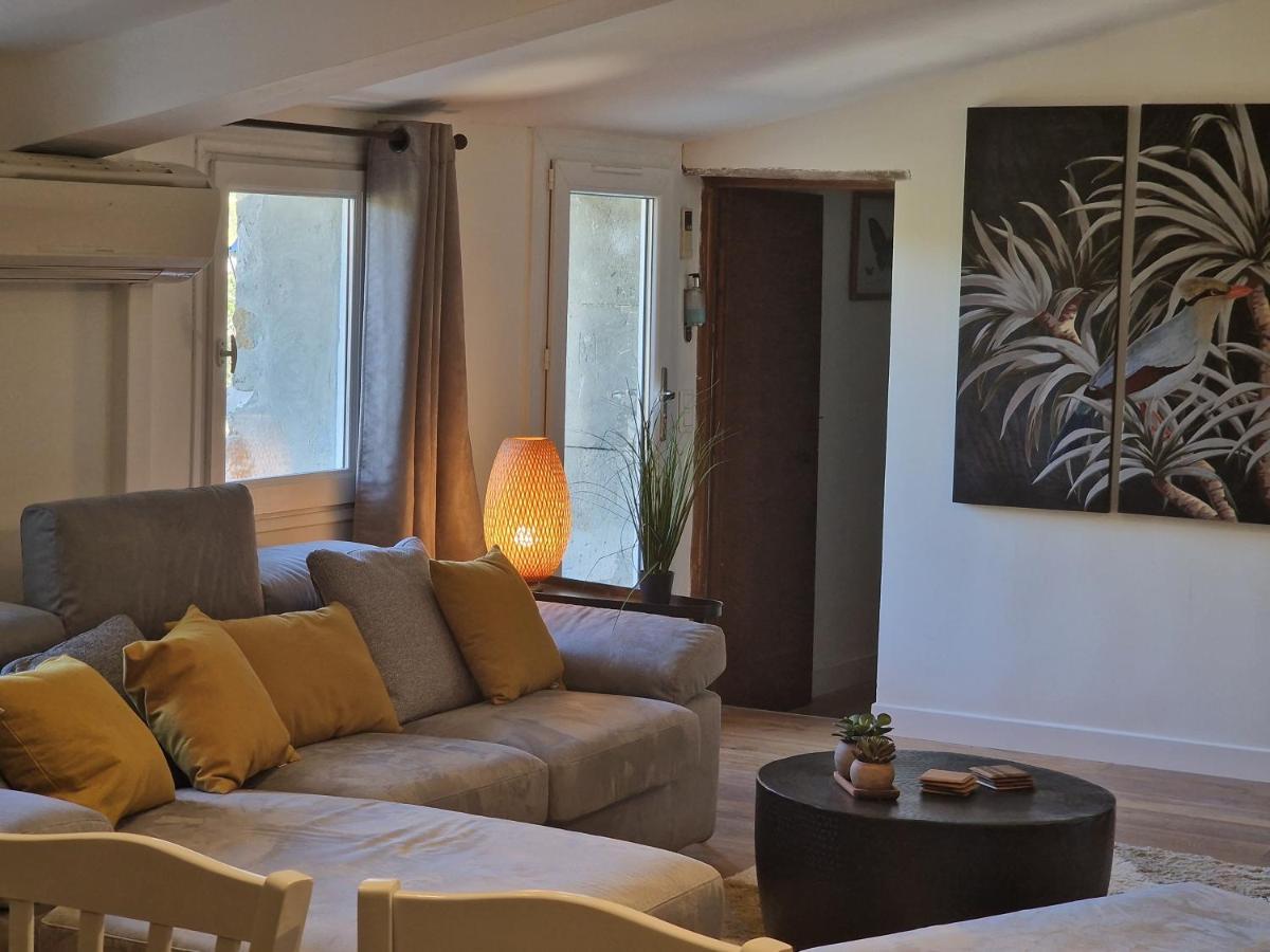 Domaine Du Mas Foucray Aparthotel Ле Бо дьо Прованс Екстериор снимка