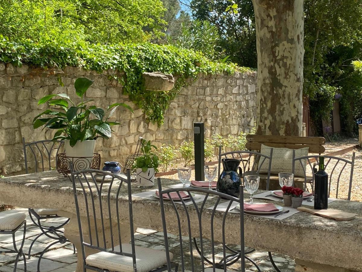 Domaine Du Mas Foucray Aparthotel Ле Бо дьо Прованс Екстериор снимка