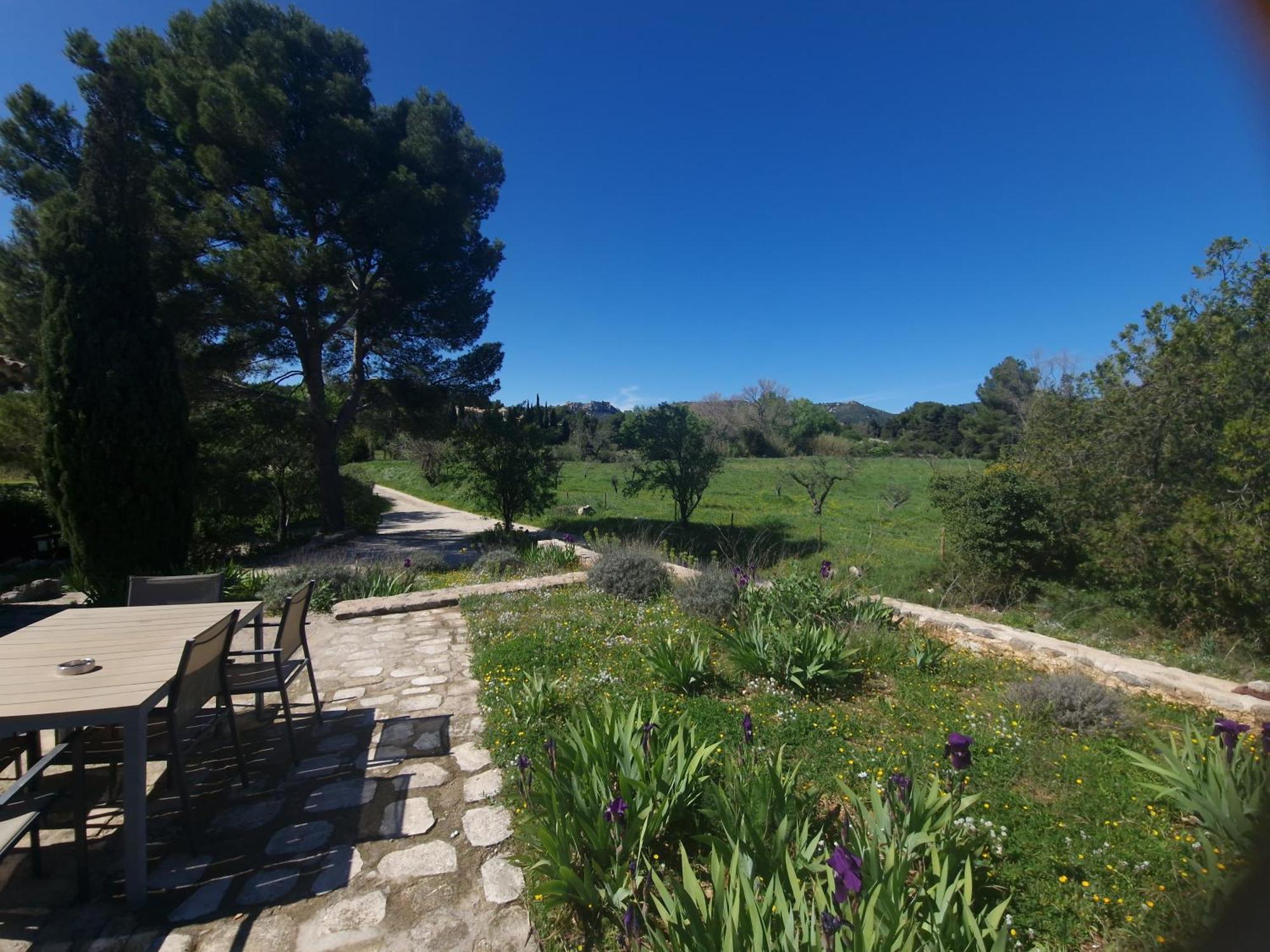 Domaine Du Mas Foucray Aparthotel Ле Бо дьо Прованс Екстериор снимка