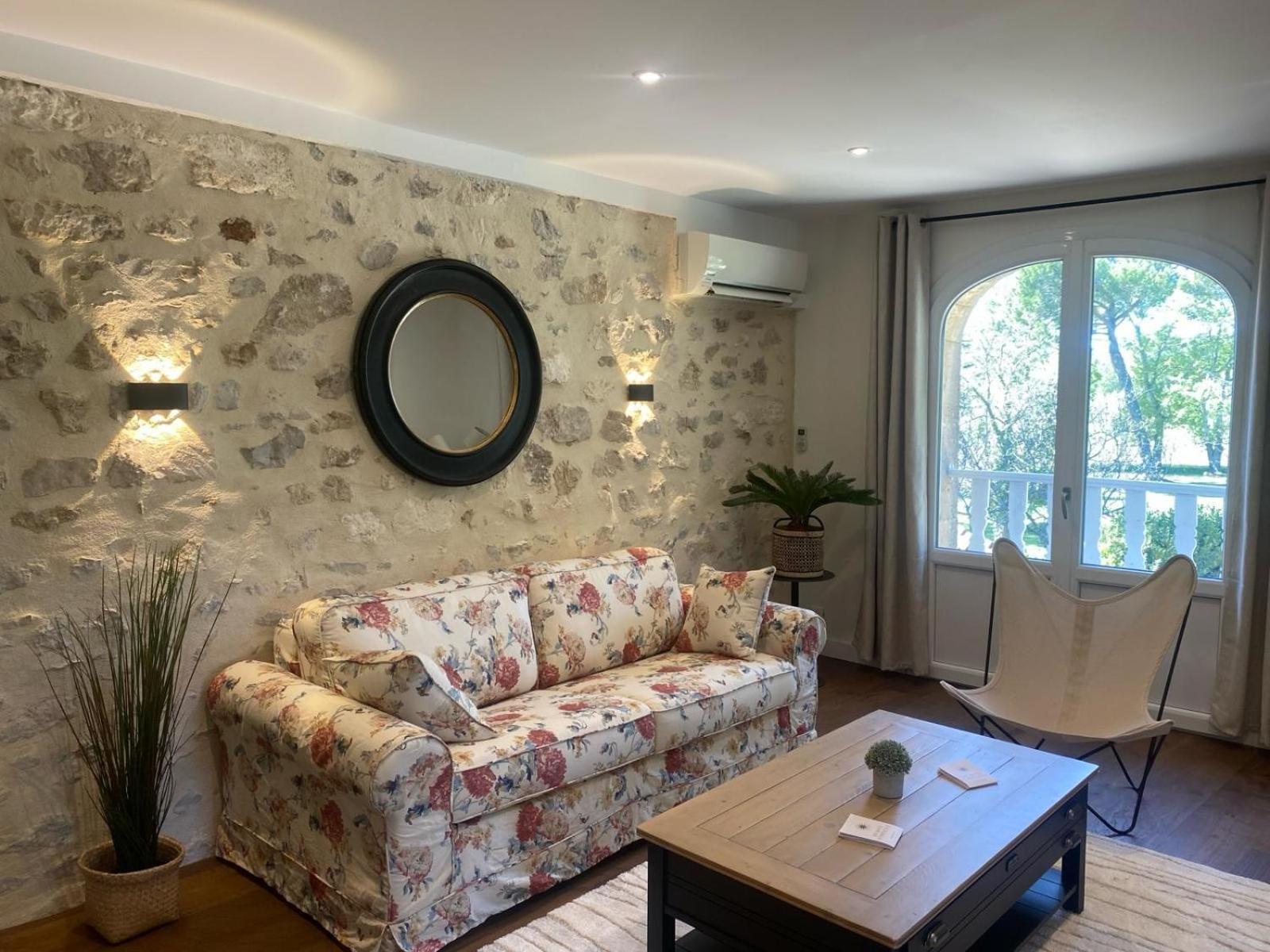 Domaine Du Mas Foucray Aparthotel Ле Бо дьо Прованс Екстериор снимка