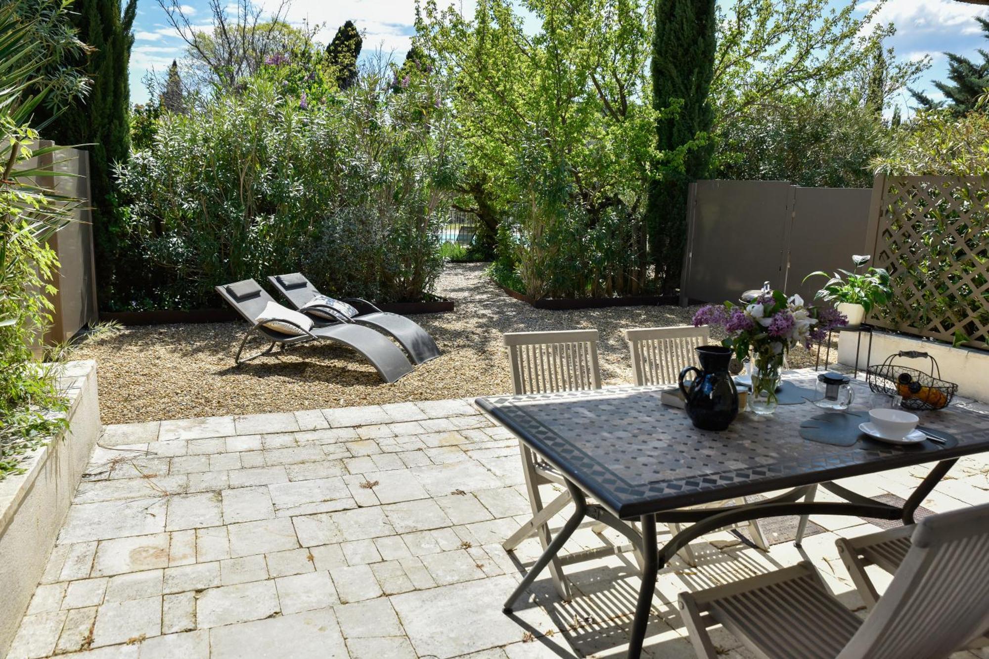 Domaine Du Mas Foucray Aparthotel Ле Бо дьо Прованс Стая снимка